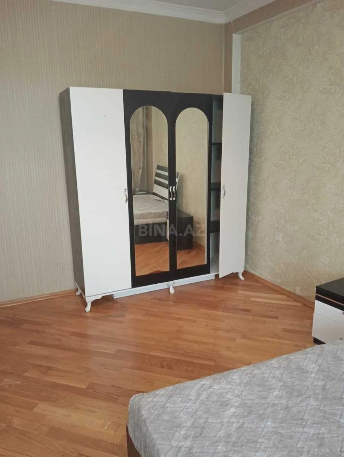Kirayə verilir 2 otaqlı mənzil 80 m²