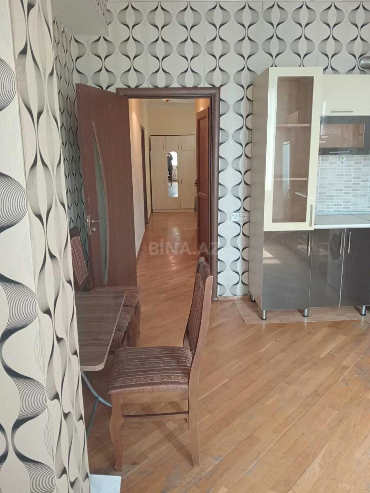 Kirayə verilir 2 otaqlı mənzil 80 m²