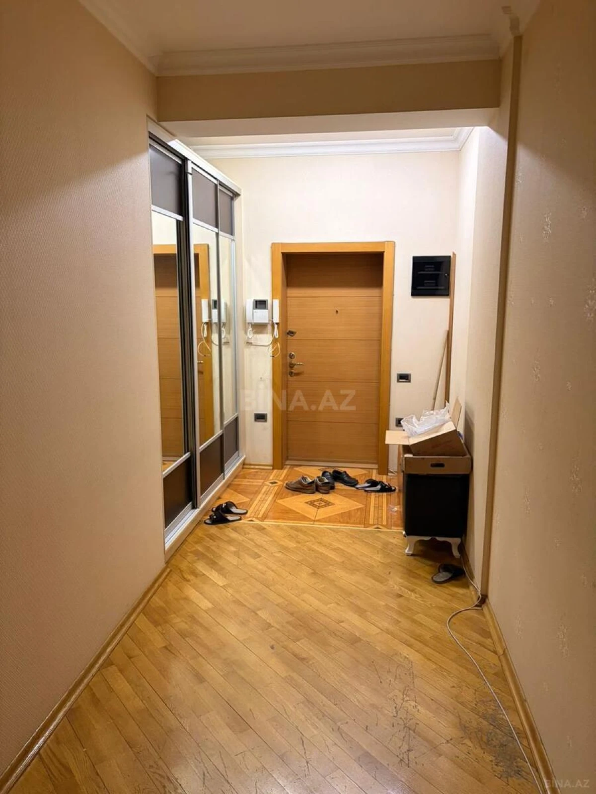 Kirayə verilir 2 otaqlı mənzil 80 m²