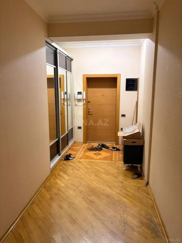 Kirayə verilir 2 otaqlı mənzil 80 m²