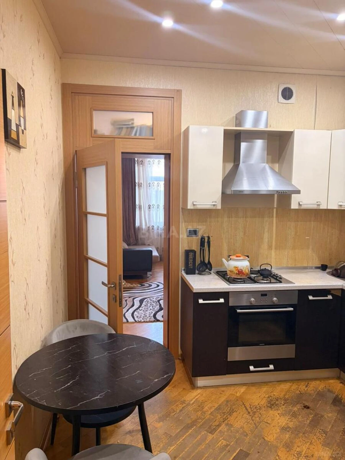 Kirayə verilir 2 otaqlı mənzil 80 m²