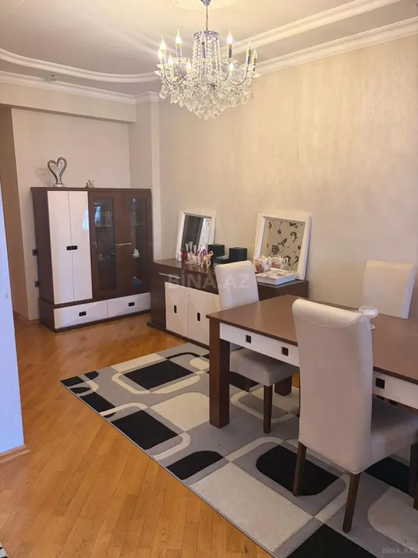 Kirayə verilir 2 otaqlı mənzil 80 m²