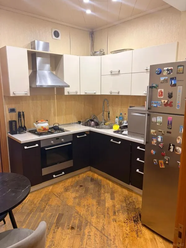 Kirayə verilir 2 otaqlı mənzil 80 m²