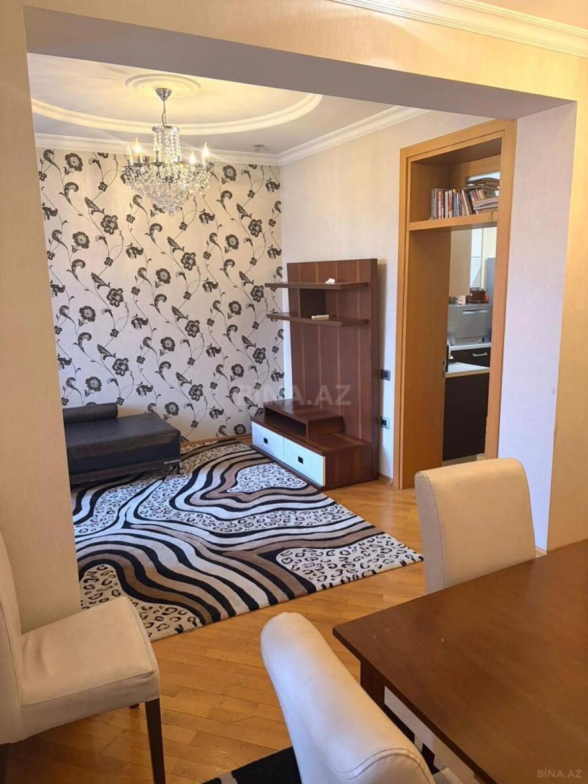 Kirayə verilir 2 otaqlı mənzil 80 m²