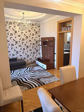 Kirayə verilir 2 otaqlı mənzil 80 m²