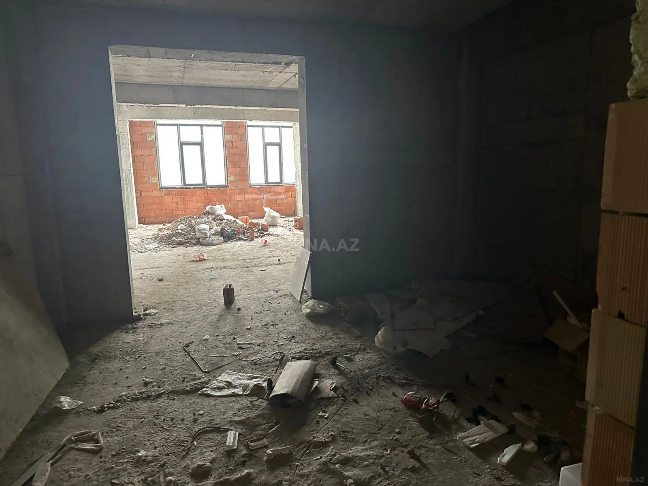 Satılır 2 otaqlı mənzil 86 m²