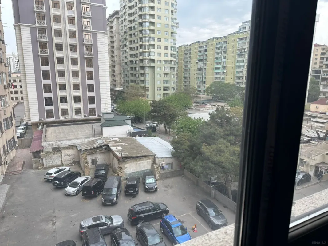 Satılır 2 otaqlı mənzil 86 m²