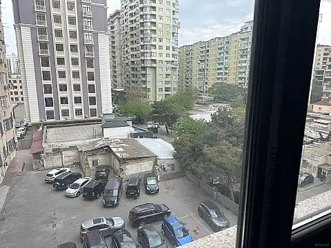 Satılır 2 otaqlı mənzil 86 m²