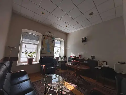 Kirayə verilir 4 otaqlı ofis 110 m²