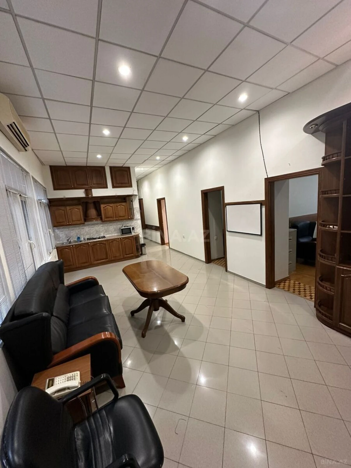 Kirayə verilir 4 otaqlı ofis 110 m²