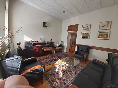 Kirayə verilir 4 otaqlı ofis 110 m²