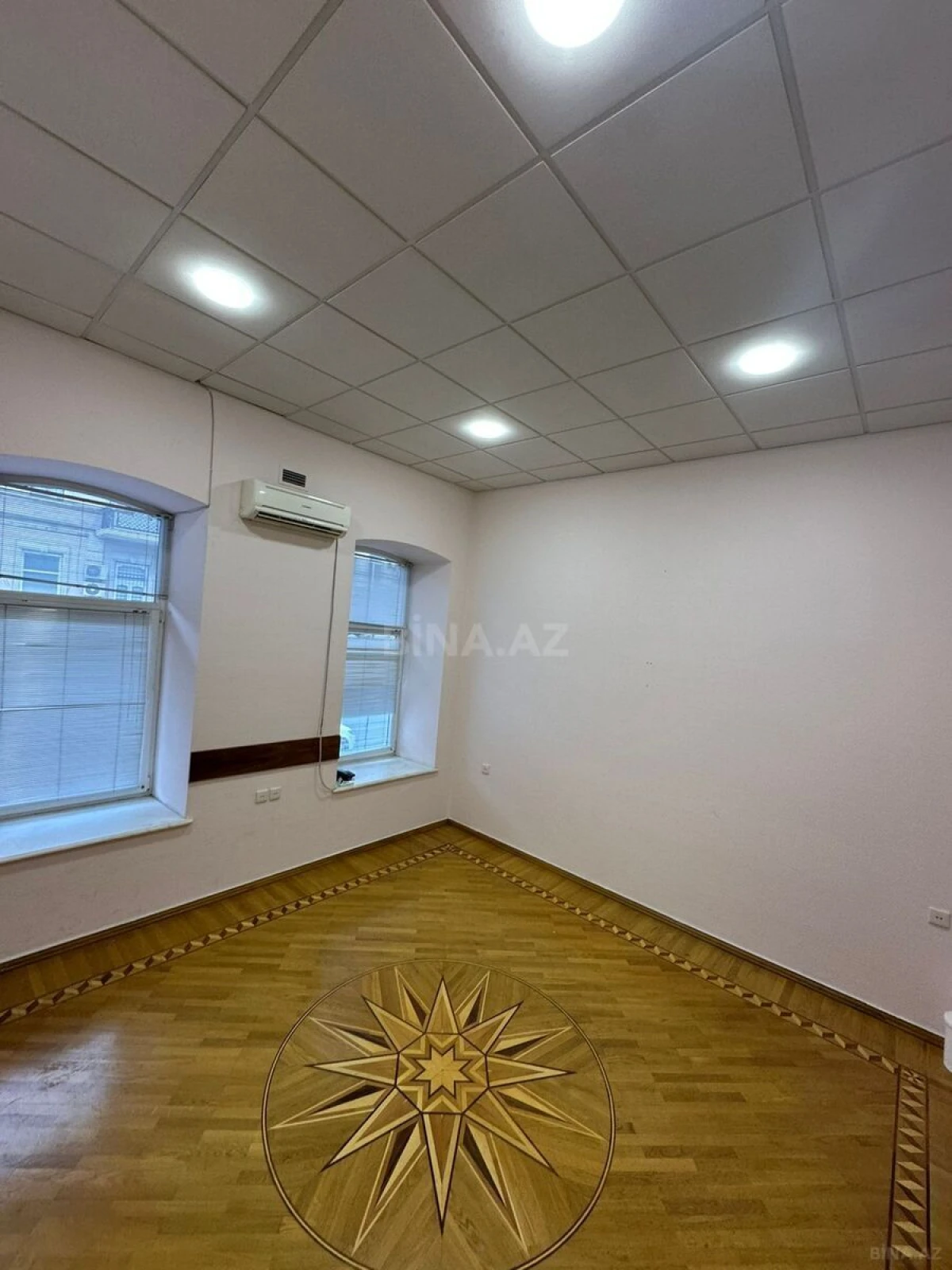 Kirayə verilir 4 otaqlı ofis 110 m²