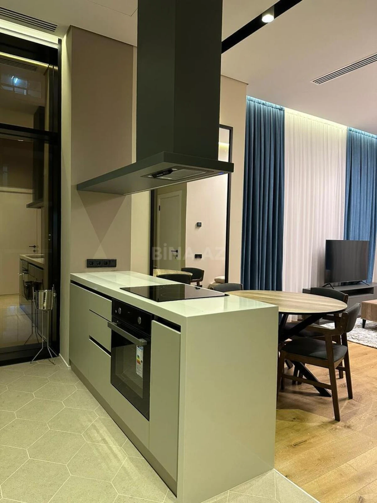 Kirayə verilir 2 otaqlı mənzil 75 m²