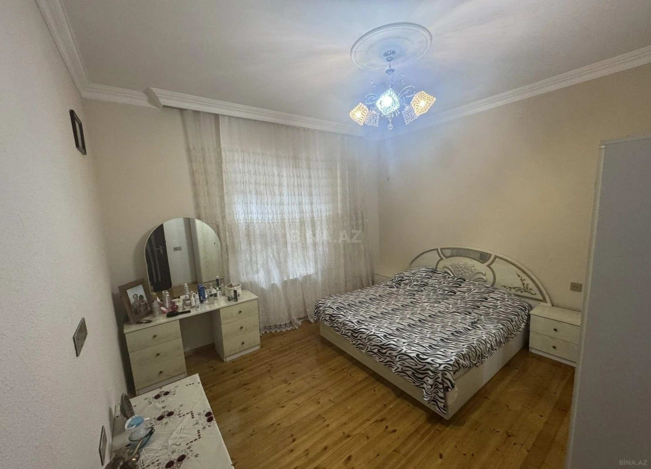 Satılır 4 otaqlı həyət evi 145 m²