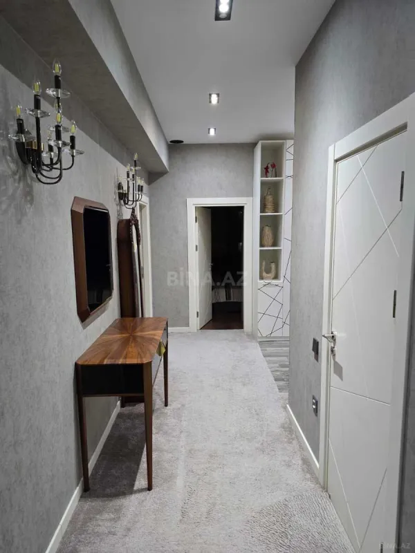 Kirayə verilir 4 otaqlı mənzil 160 m²
