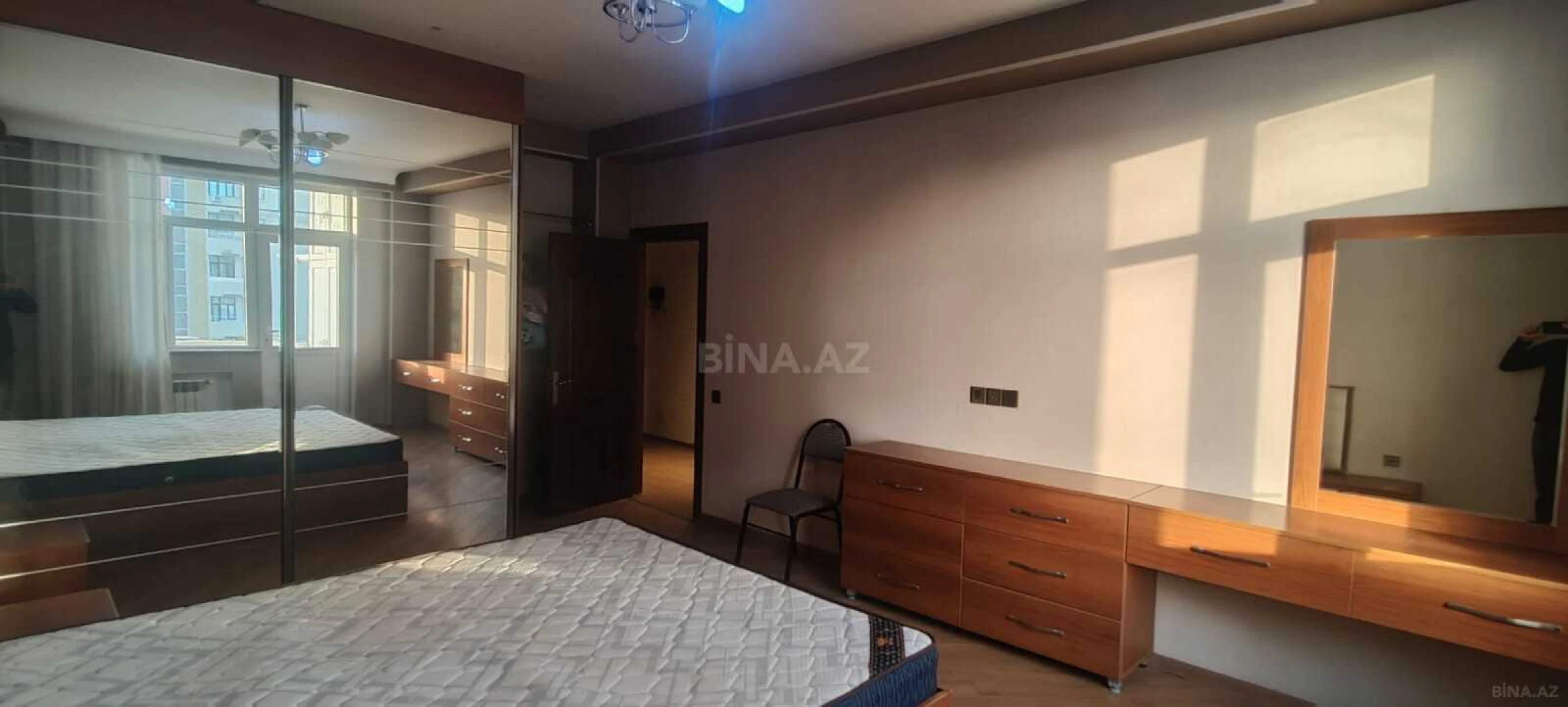 Satılır 2 otaqlı mənzil 64 m²