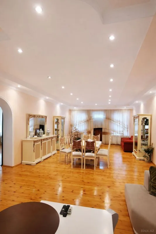 Satılır 4 otaqlı həyət evi 200 m²