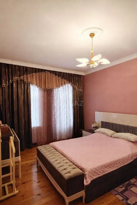 Satılır 4 otaqlı həyət evi 200 m²