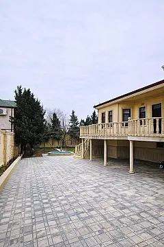Satılır 4 otaqlı həyət evi 200 m²