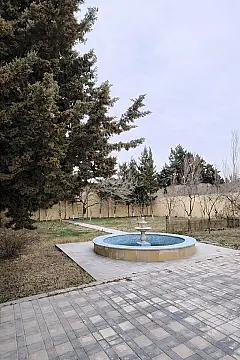 Satılır 4 otaqlı həyət evi 200 m²