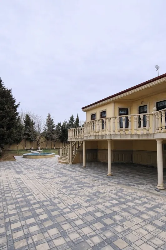 Satılır 4 otaqlı həyət evi 200 m²