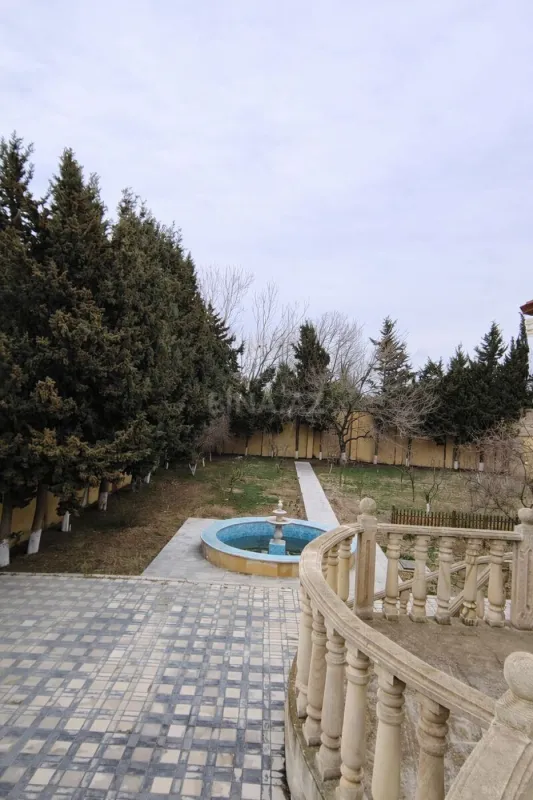 Satılır 4 otaqlı həyət evi 200 m²