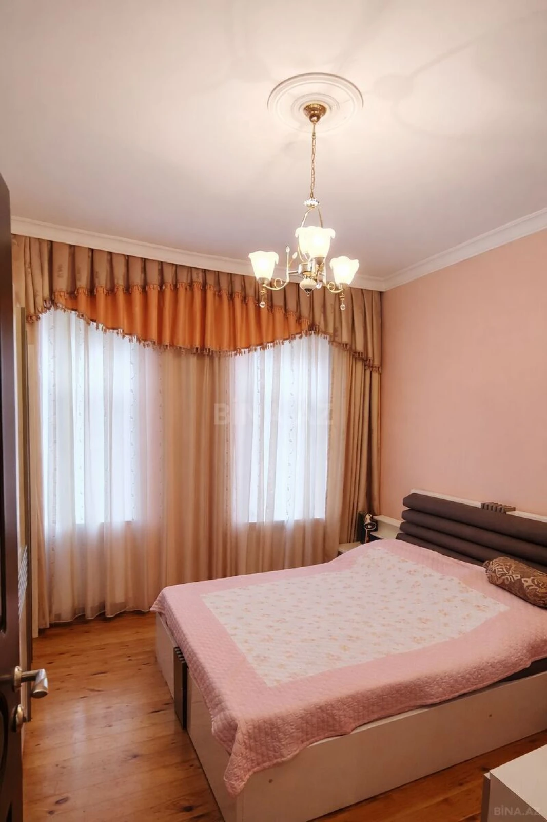 Satılır 4 otaqlı həyət evi 200 m²