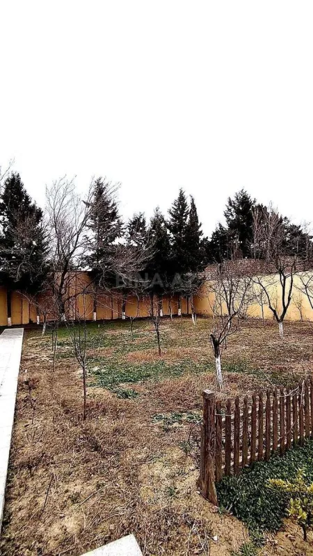 Satılır 4 otaqlı həyət evi 200 m²
