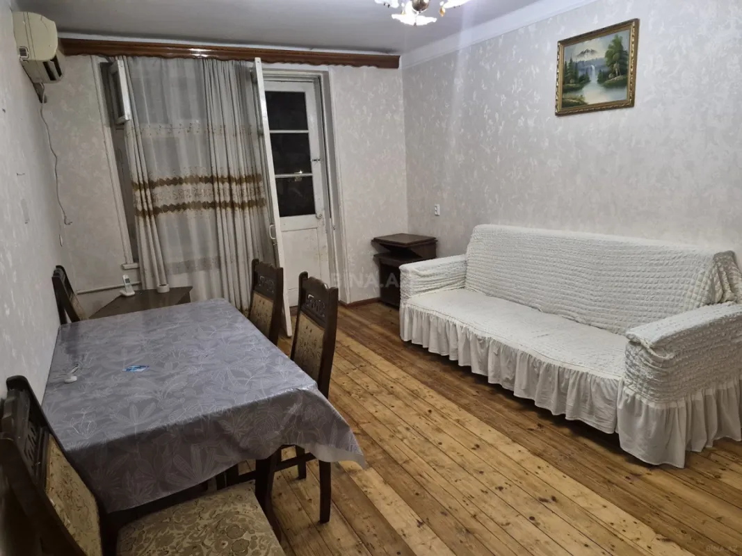 Kirayə verilir 2 otaqlı mənzil 65 m²