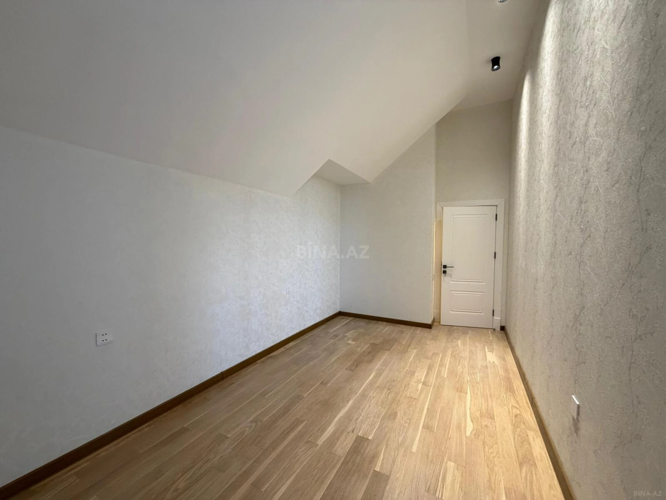 Satılır 2 otaqlı mənzil 53 m²