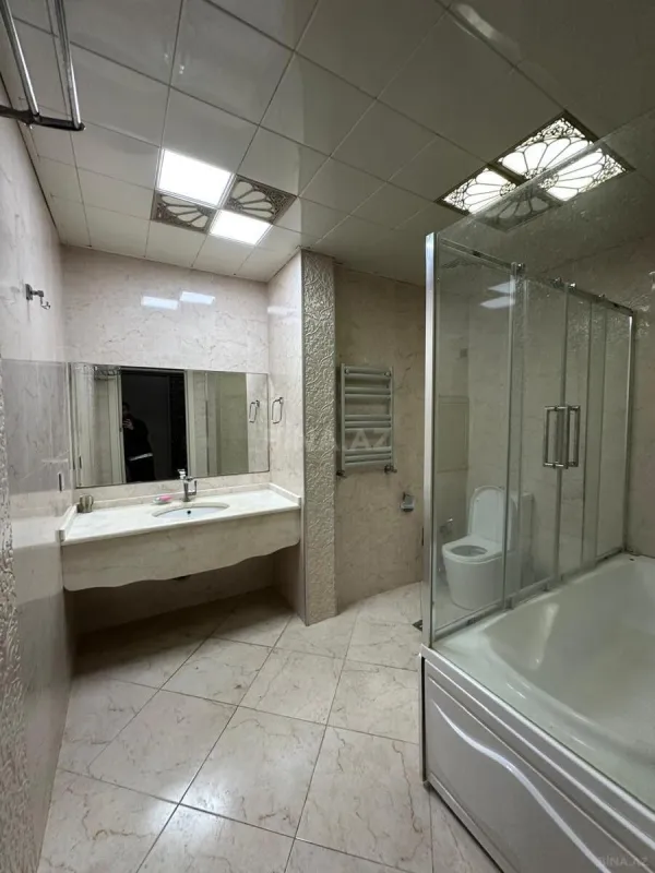 Kirayə verilir 2 otaqlı mənzil 100 m²