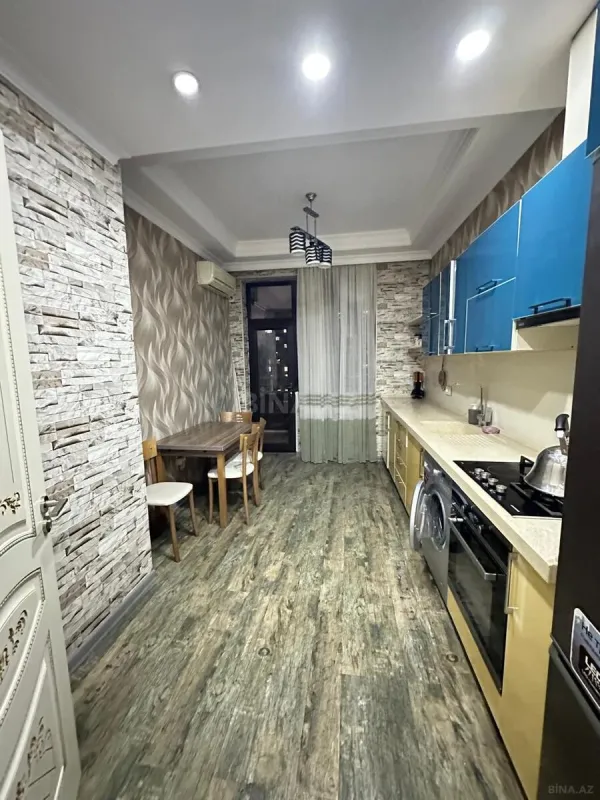 Kirayə verilir 2 otaqlı mənzil 100 m²