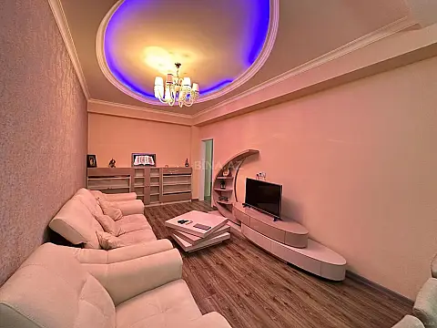 Kirayə verilir 2 otaqlı mənzil 100 m²