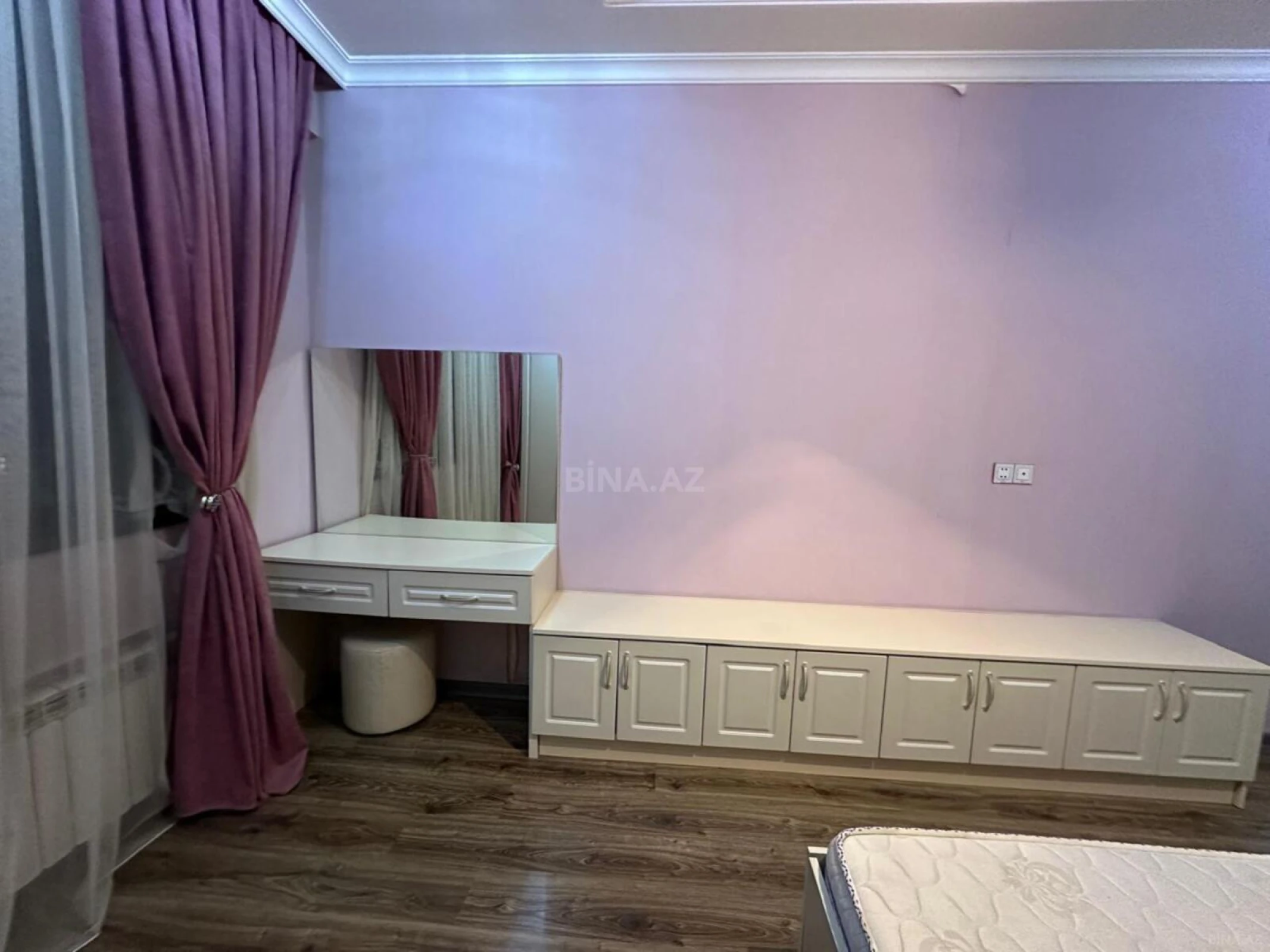 Kirayə verilir 2 otaqlı mənzil 100 m²