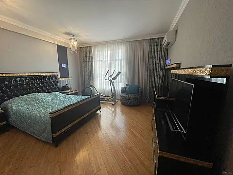Satılır 4 otaqlı mənzil 167 m²