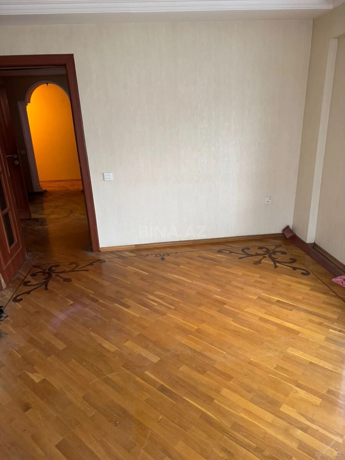 Satılır 2 otaqlı mənzil 76 m²