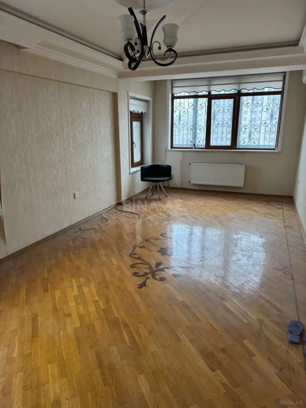 Satılır 2 otaqlı mənzil 76 m²