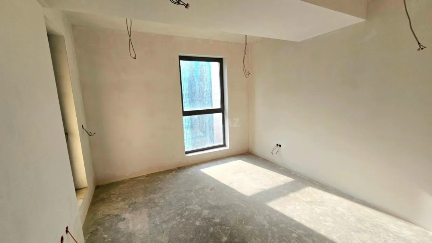 Satılır 3 otaqlı mənzil 175 m²