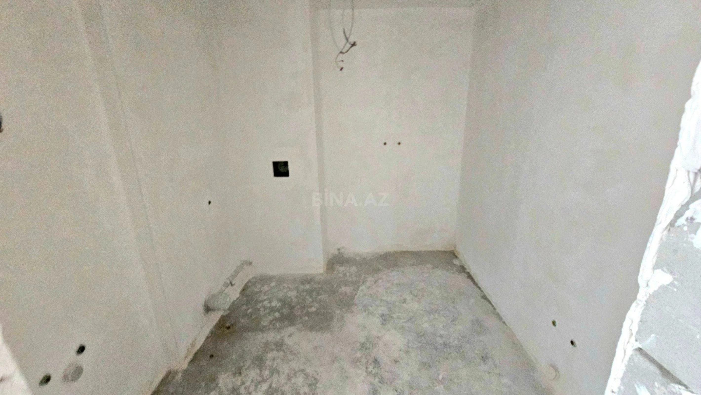 Satılır 3 otaqlı mənzil 175 m²