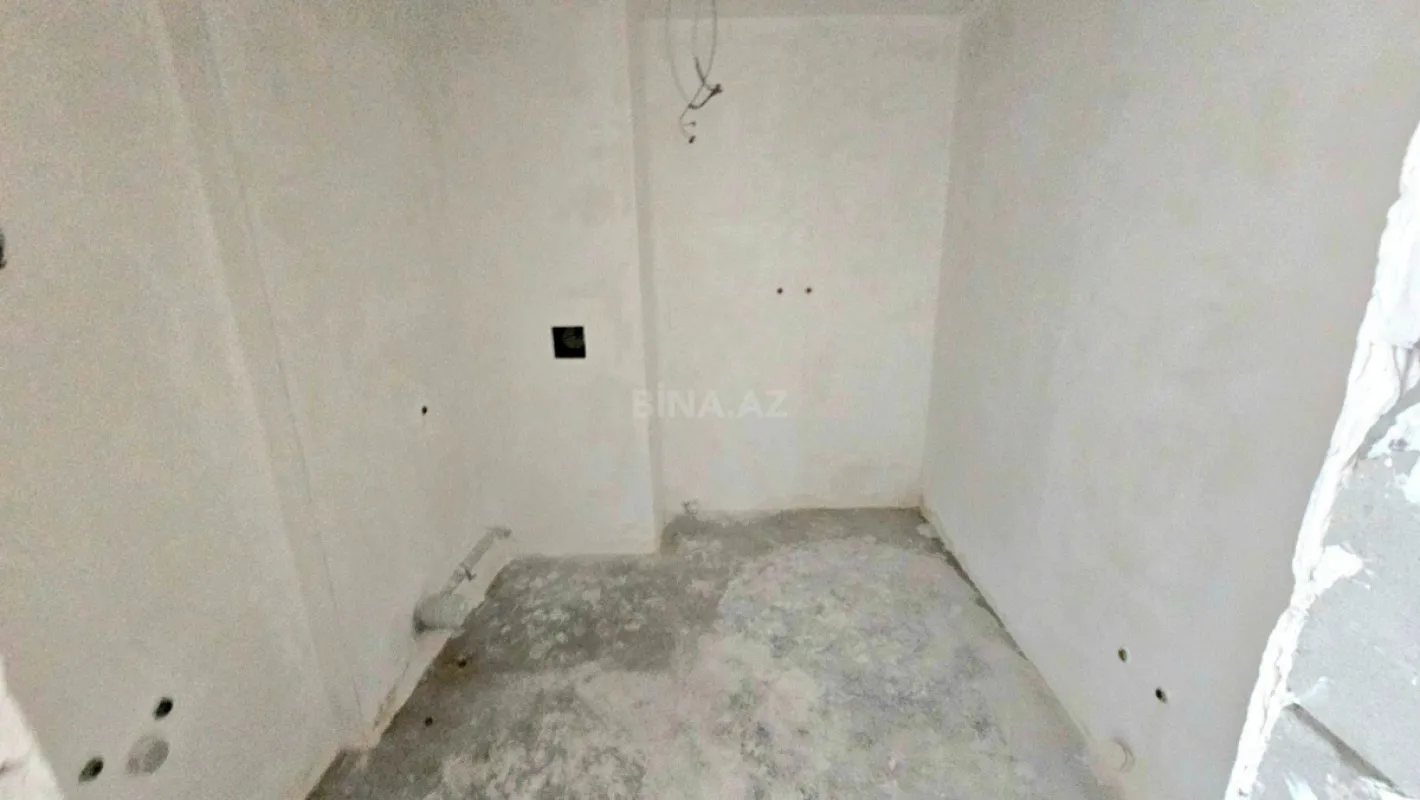 Satılır 3 otaqlı mənzil 175 m²