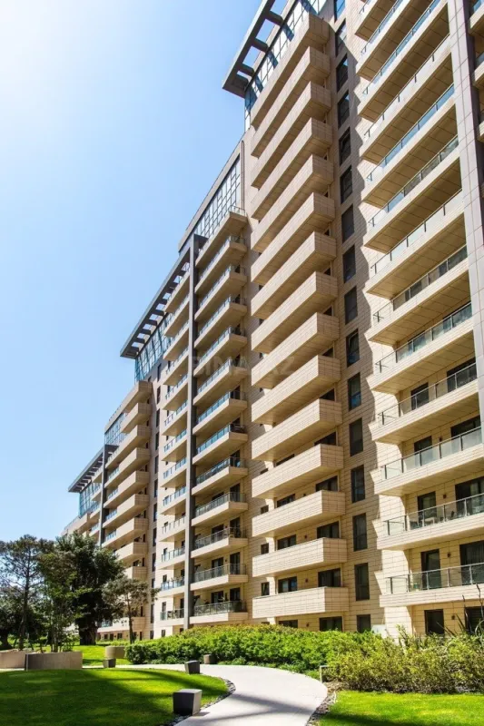 Satılır 3 otaqlı mənzil 175 m²