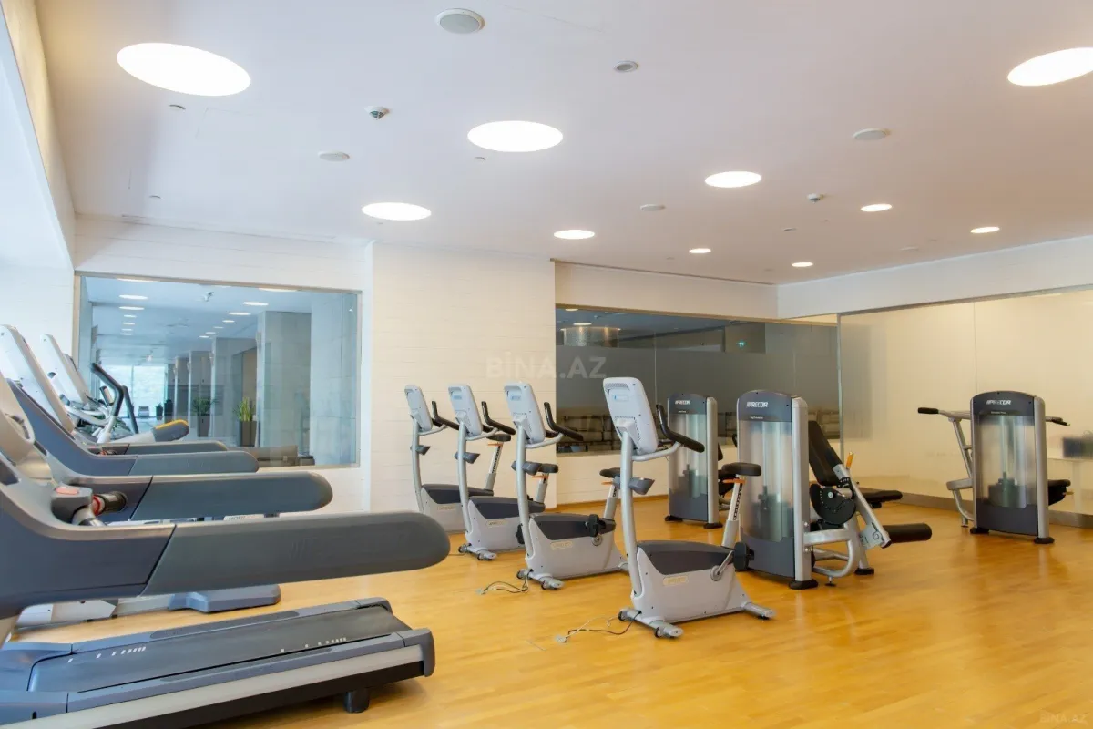 Satılır 3 otaqlı mənzil 175 m²