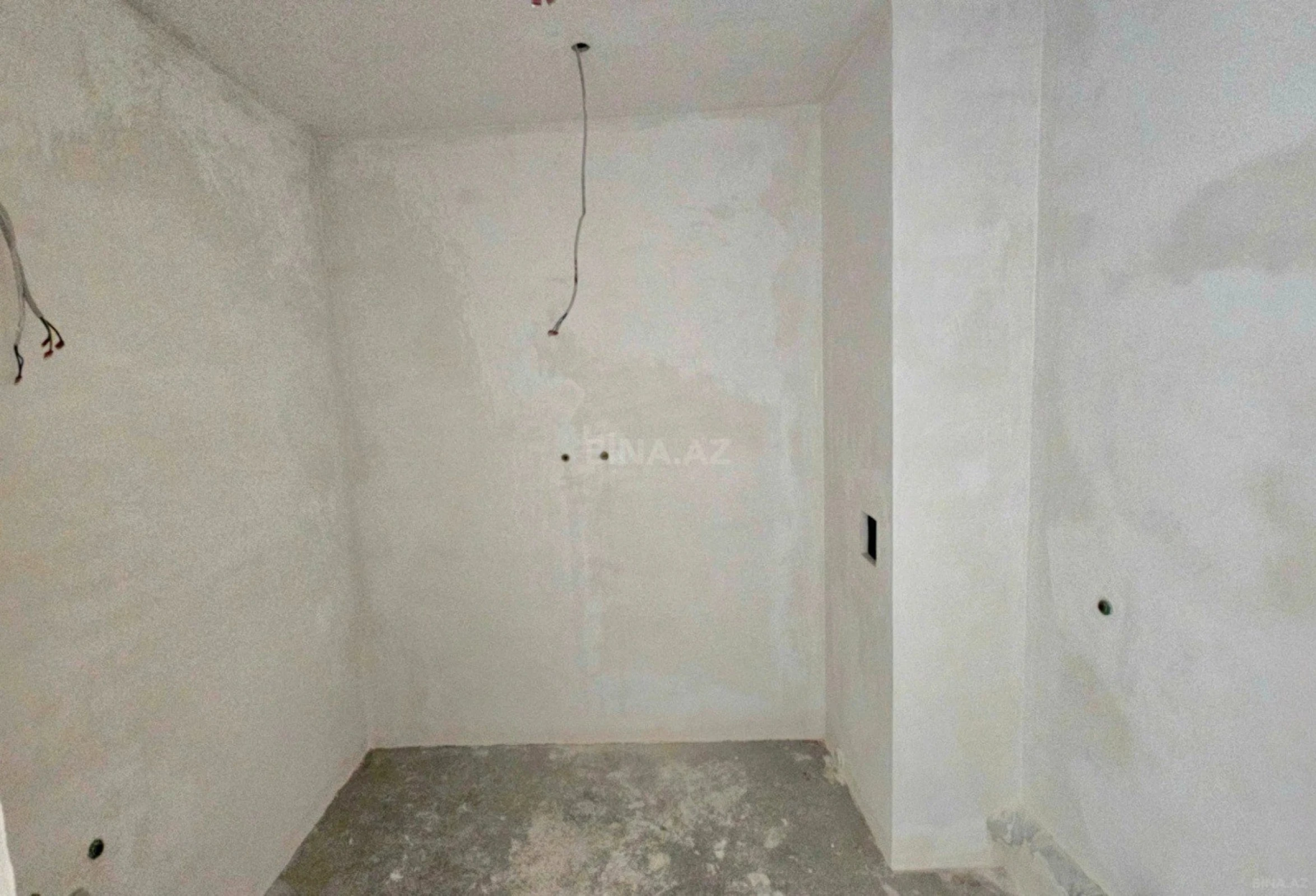 Satılır 3 otaqlı mənzil 175 m²