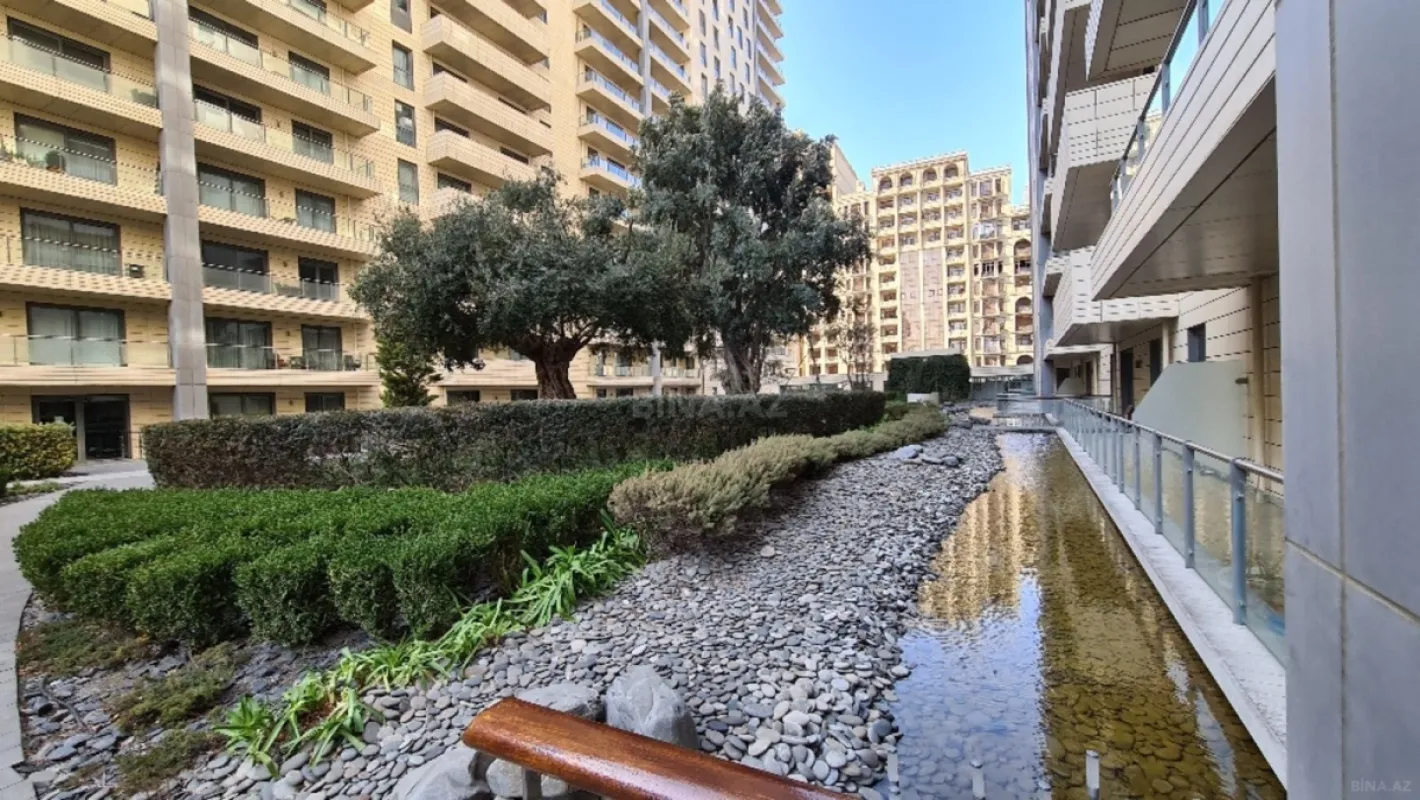 Satılır 3 otaqlı mənzil 175 m²