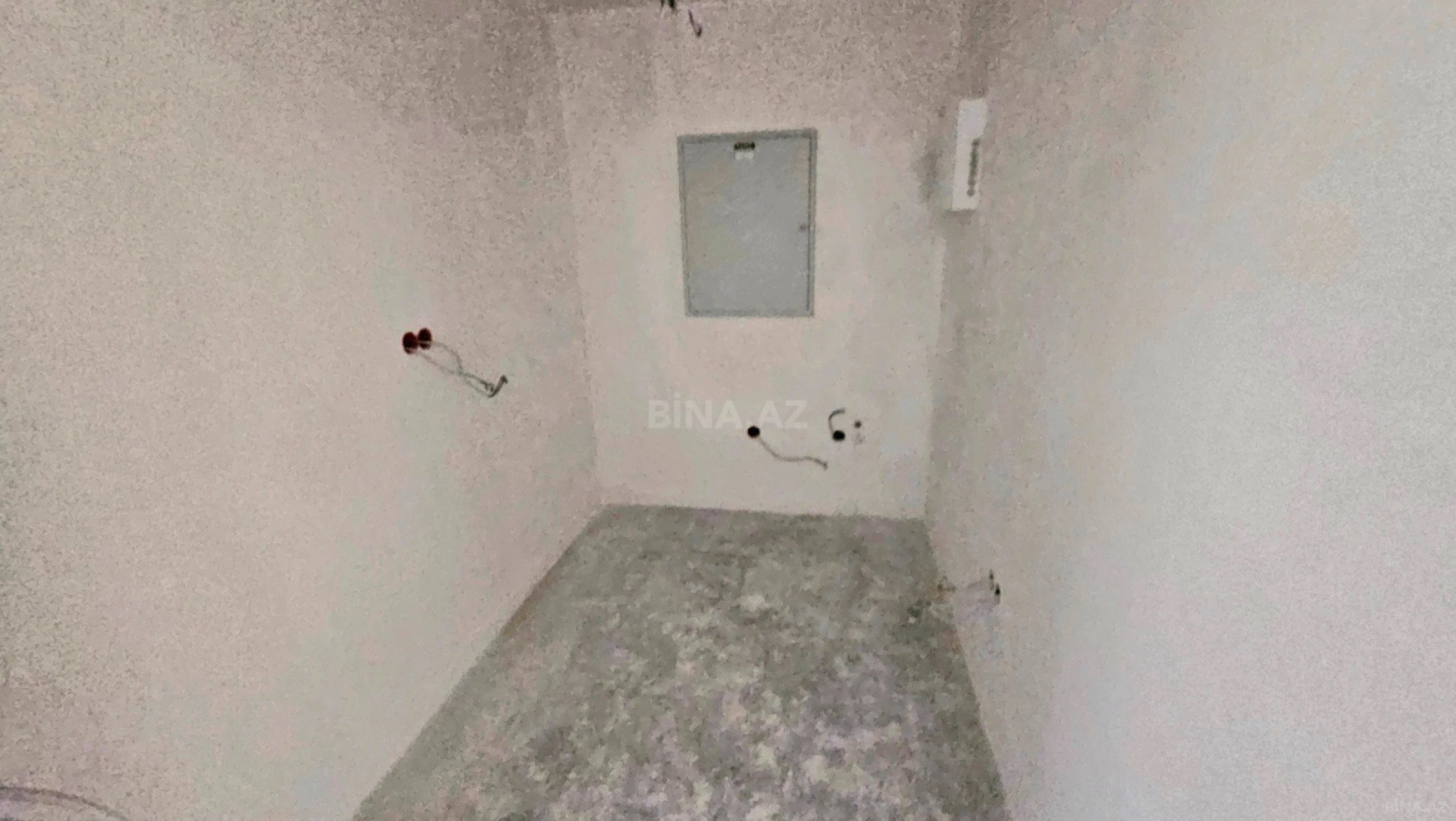 Satılır 3 otaqlı mənzil 175 m²