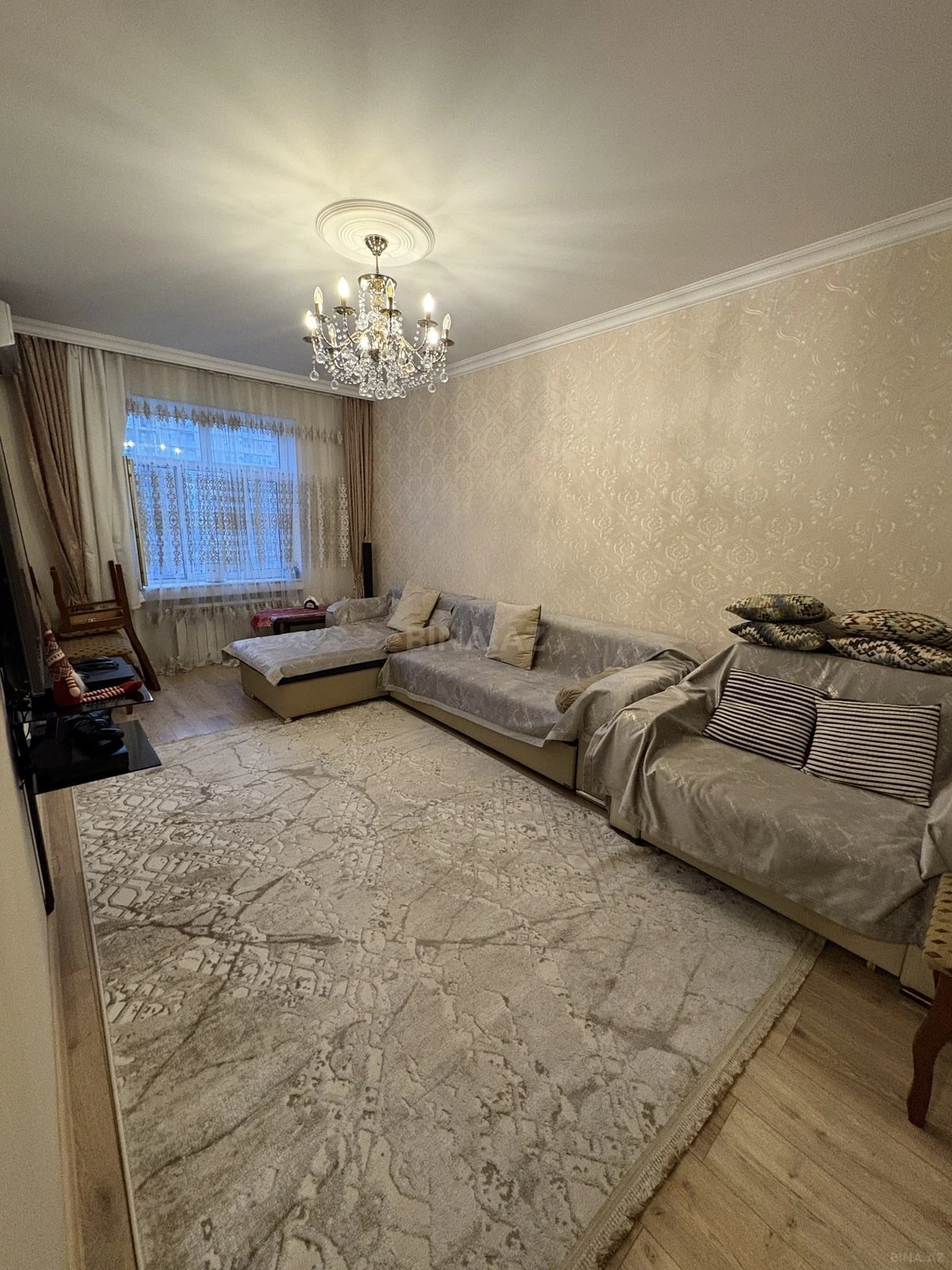 Satılır 2 otaqlı mənzil 65 m²