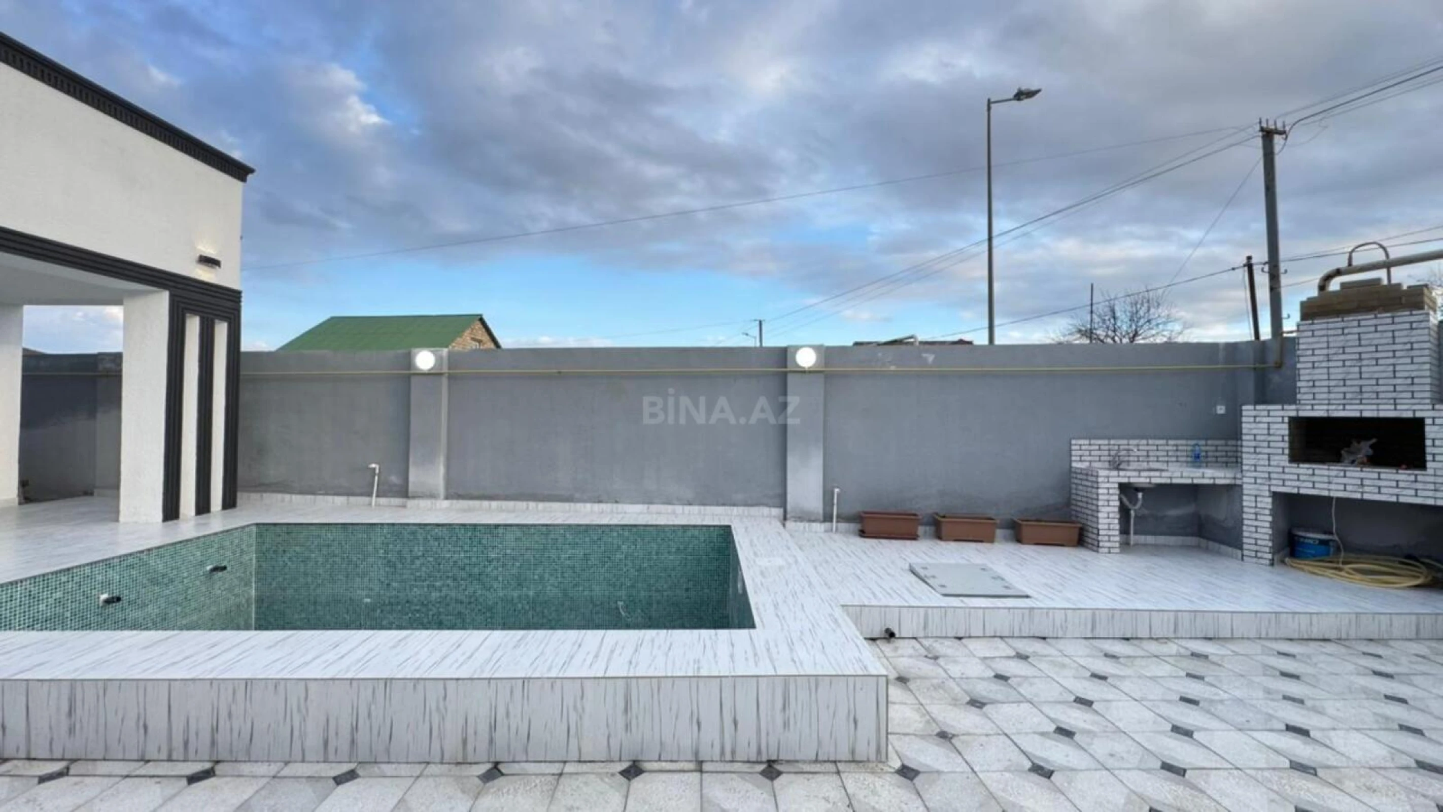 Satılır 4 otaqlı həyət evi 120 m²