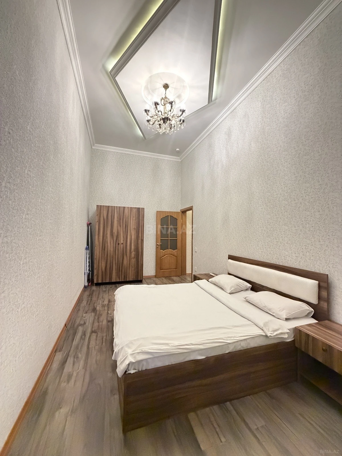 Satılır 3 otaqlı mənzil 110 m²