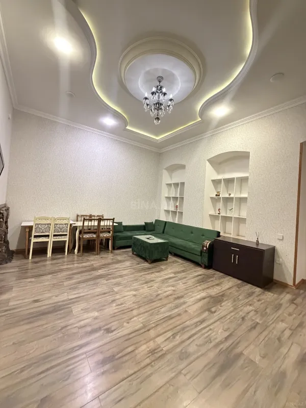 Satılır 3 otaqlı mənzil 110 m²