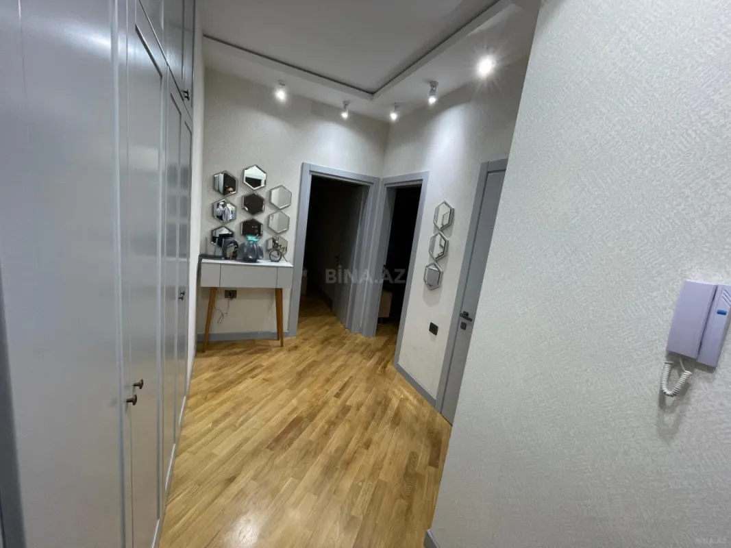 Kirayə verilir 2 otaqlı mənzil 65 m²